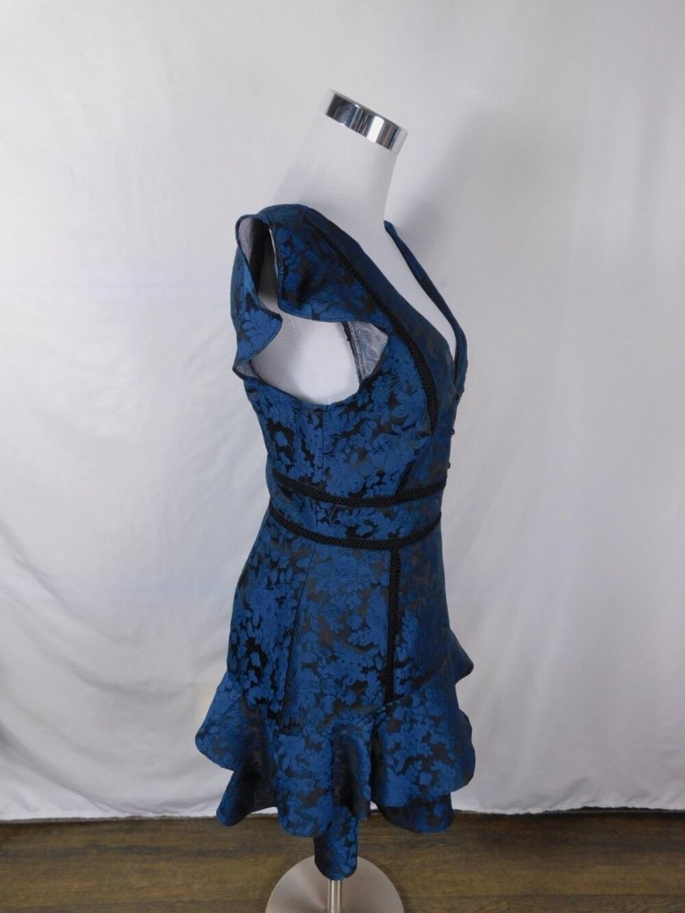 Blue & Black Floral Jacquard Dress With Ruffle Hem Small V-Neck And Cap Sleeves - Picture 11 of 12